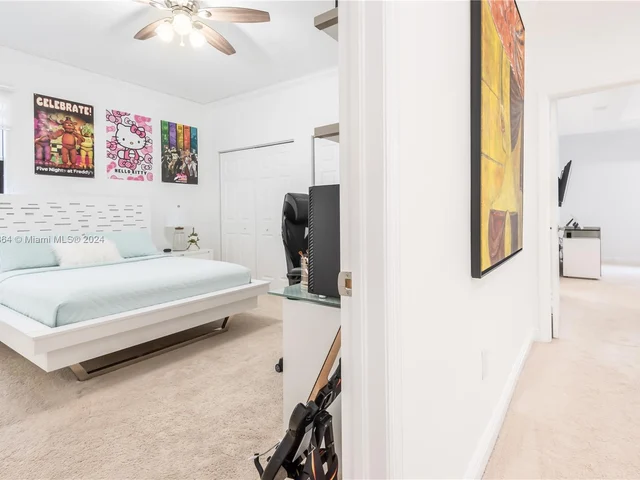 8680 NW 101st Pl, Doral FL 33178