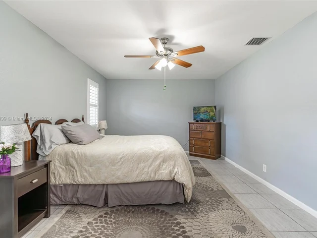 8721 SW 26th Ct, Davie FL 33328