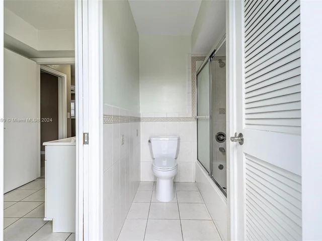 8721 SW 26th Ct, Davie FL 33328