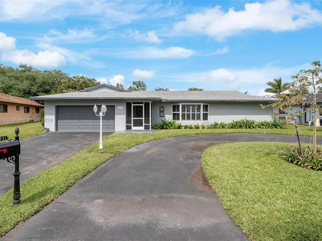 8721 SW 26th Ct, Davie FL 33328