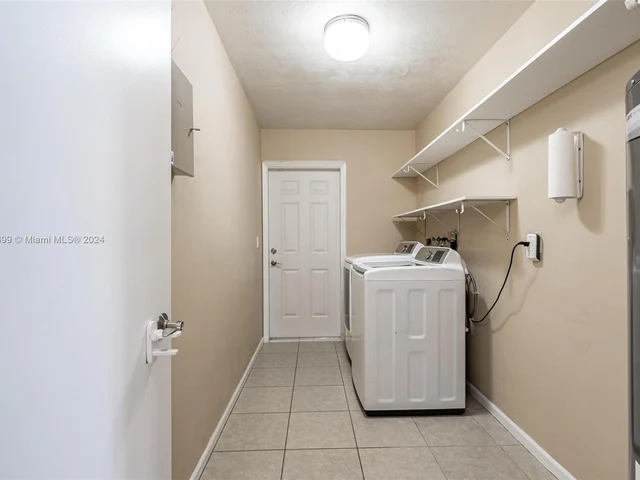 8721 SW 26th Ct, Davie FL 33328