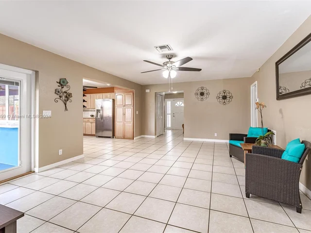 8721 SW 26th Ct, Davie FL 33328