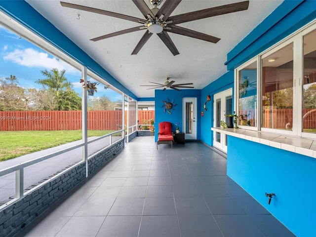 8721 SW 26th Ct, Davie FL 33328