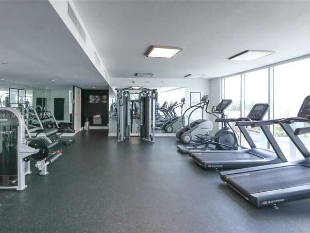 1881 79th St Cswy # 906, North Bay Village FL 33141