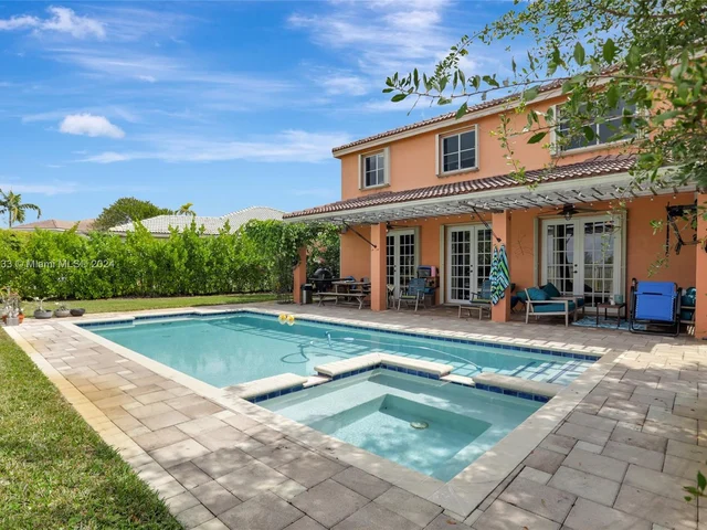 1653 Winterberry Ln # 1653, Weston FL 33327