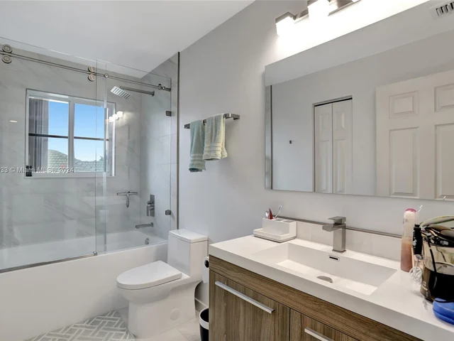 1653 Winterberry Ln # 1653, Weston FL 33327