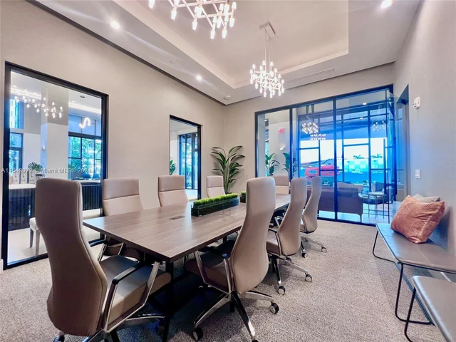 5250 NW 84th Ave # 801, Doral FL 33166