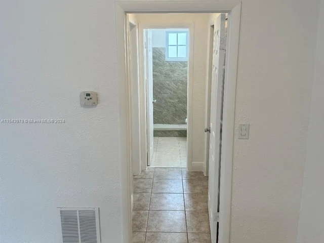 105 NE 12th Ave # 15, Hallandale Beach FL 33009