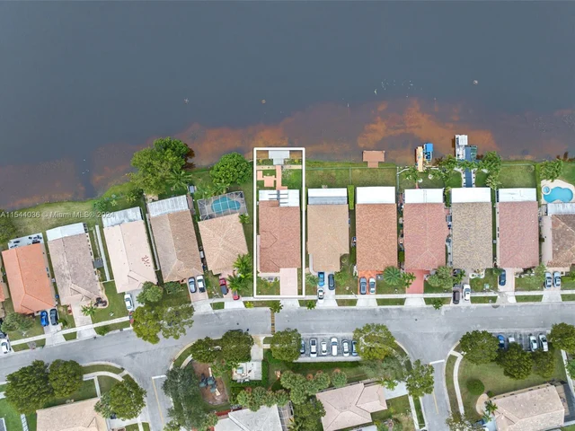 2048 NW 208th Way, Pembroke Pines FL 33029