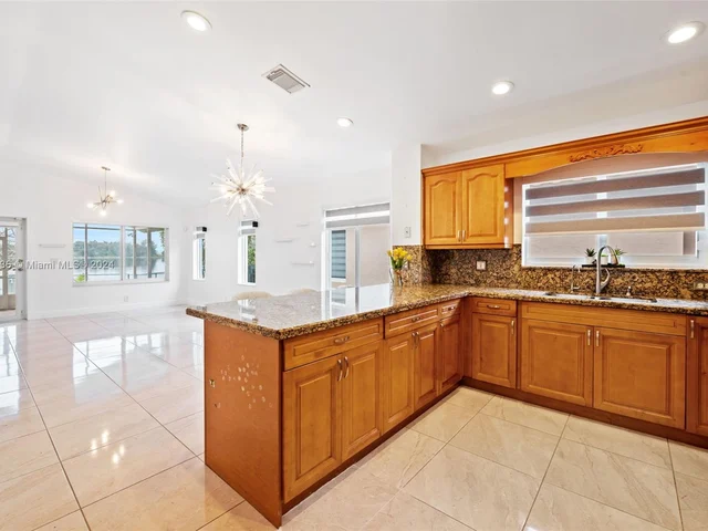 2048 NW 208th Way, Pembroke Pines FL 33029