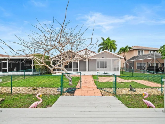 2048 NW 208th Way, Pembroke Pines FL 33029