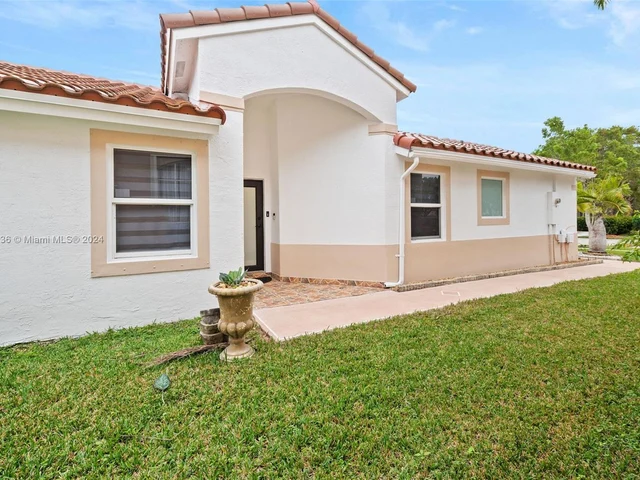 2048 NW 208th Way, Pembroke Pines FL 33029