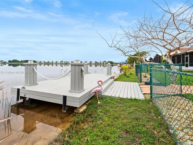 2048 NW 208th Way, Pembroke Pines FL 33029