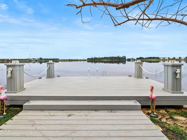 2048 NW 208th Way, Pembroke Pines FL 33029