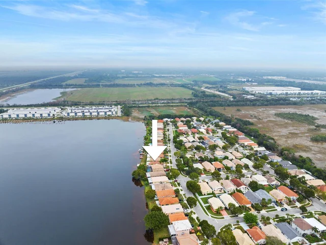 2048 NW 208th Way, Pembroke Pines FL 33029