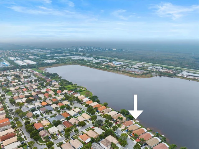 2048 NW 208th Way, Pembroke Pines FL 33029