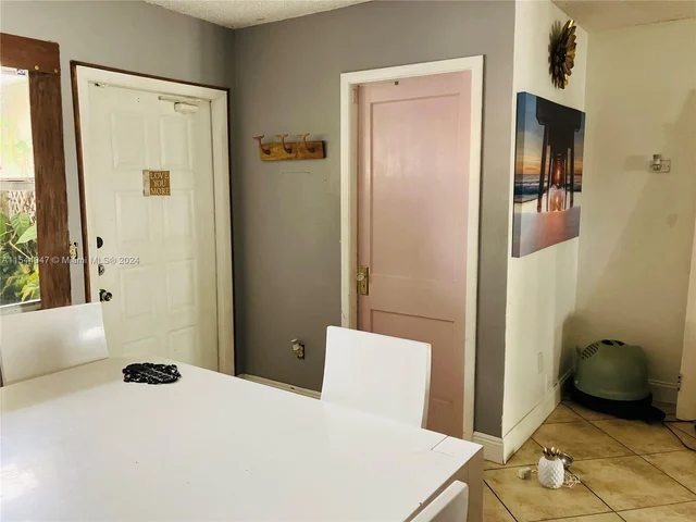 6290 W 24th Ct # 5, Hialeah FL 33016