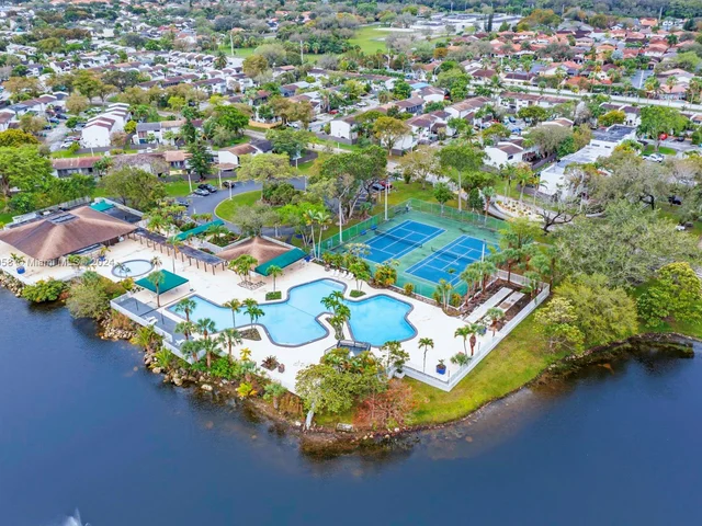 7124 SW 111th Ct # 7124, Miami FL 33173