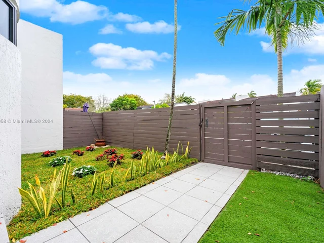 7124 SW 111th Ct # 7124, Miami FL 33173