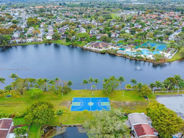 7124 SW 111th Ct # 7124, Miami FL 33173