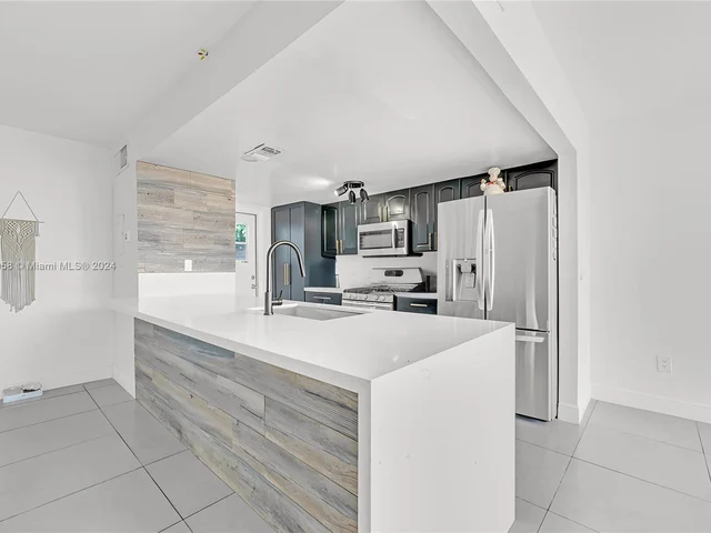 7124 SW 111th Ct # 7124, Miami FL 33173