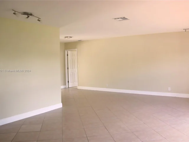 10875 NW 37th Ct, Coral Springs FL 33065