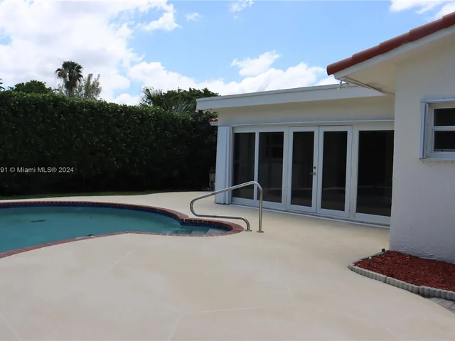 10875 NW 37th Ct, Coral Springs FL 33065