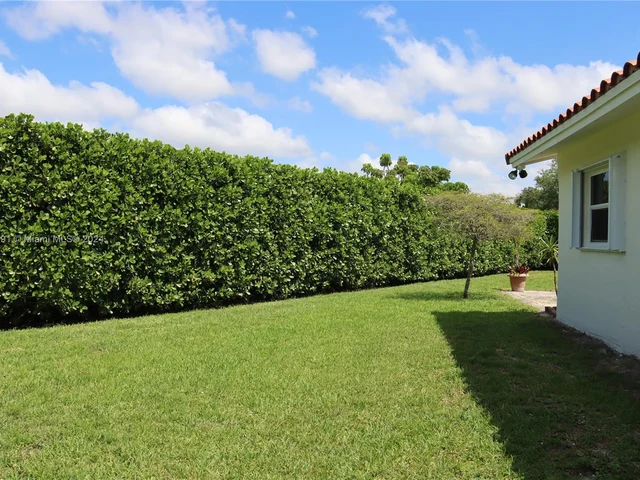 10875 NW 37th Ct, Coral Springs FL 33065