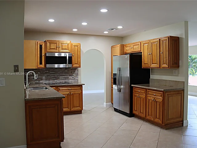 10875 NW 37th Ct, Coral Springs FL 33065