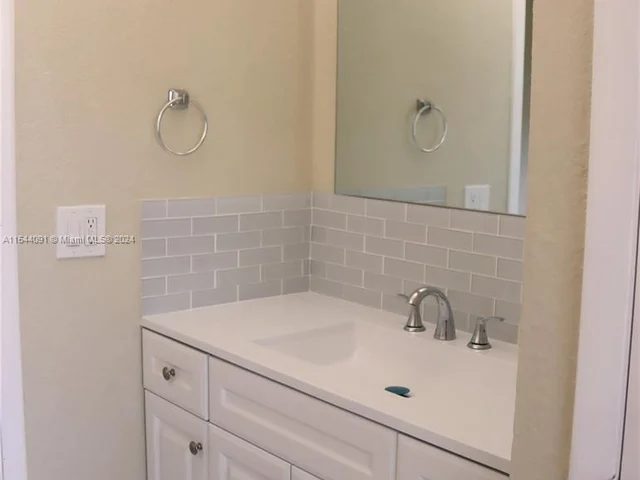 10875 NW 37th Ct, Coral Springs FL 33065