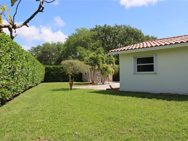 10875 NW 37th Ct, Coral Springs FL 33065