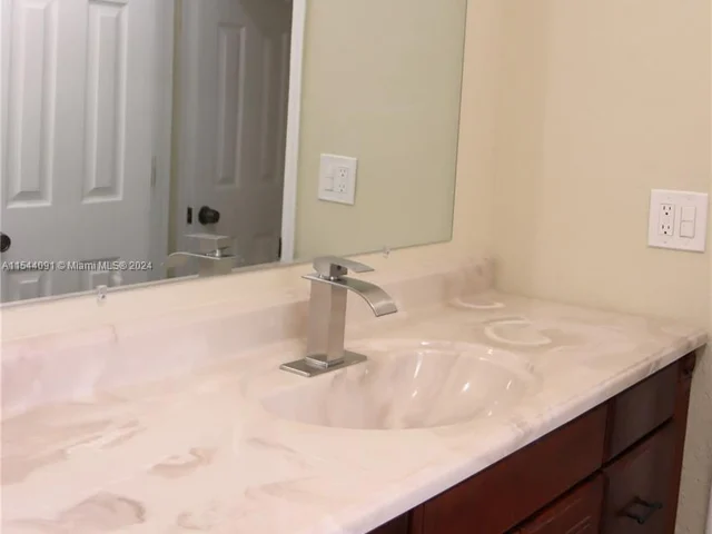 10875 NW 37th Ct, Coral Springs FL 33065