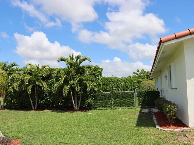 10875 NW 37th Ct, Coral Springs FL 33065