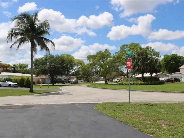 10875 NW 37th Ct, Coral Springs FL 33065