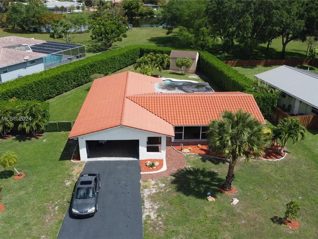 10875 NW 37th Ct, Coral Springs FL 33065