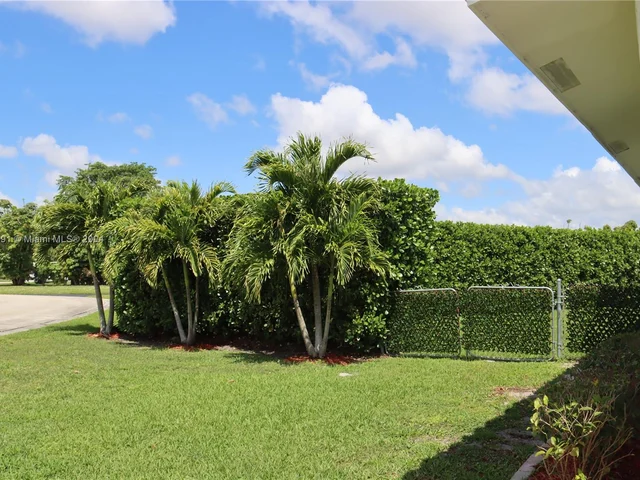 10875 NW 37th Ct, Coral Springs FL 33065