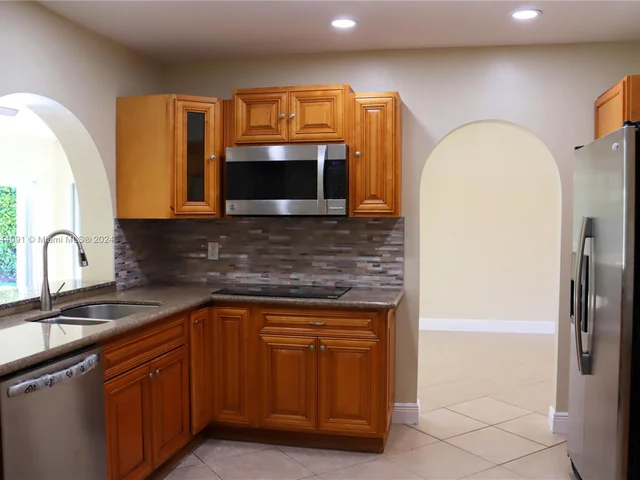 10875 NW 37th Ct, Coral Springs FL 33065