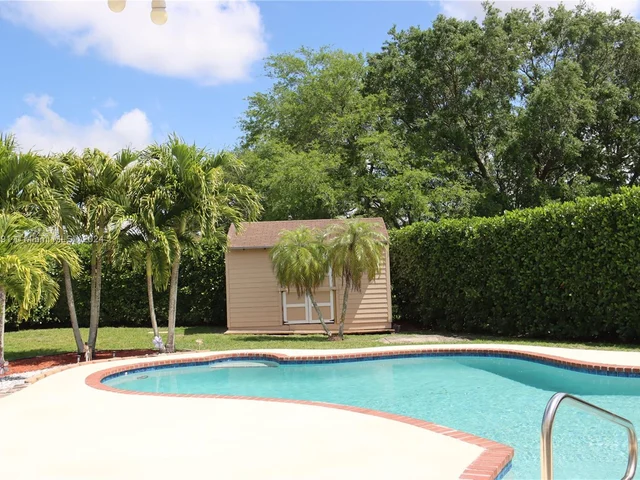 10875 NW 37th Ct, Coral Springs FL 33065