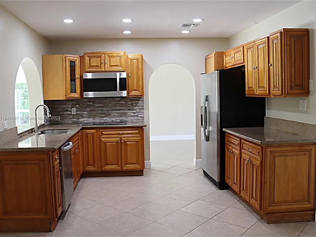 10875 NW 37th Ct, Coral Springs FL 33065