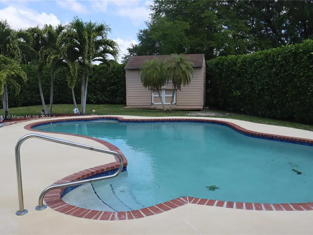 10875 NW 37th Ct, Coral Springs FL 33065