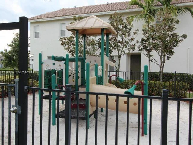 2204 Oakmont Dr # 0, Riviera Beach FL 33404