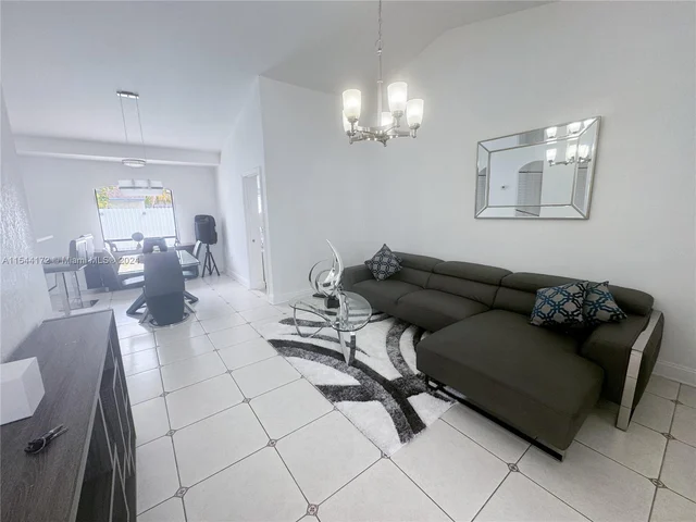 20927 SW 124th Ave Rd, Miami FL 33177