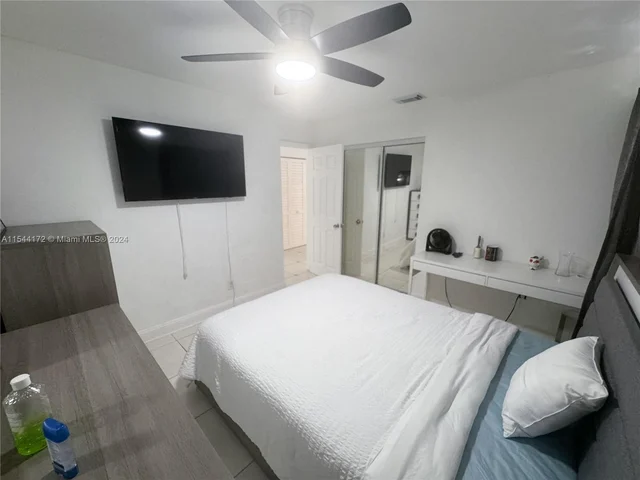 20927 SW 124th Ave Rd, Miami FL 33177