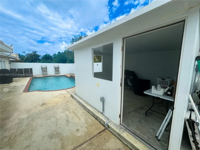 20927 SW 124th Ave Rd, Miami FL 33177