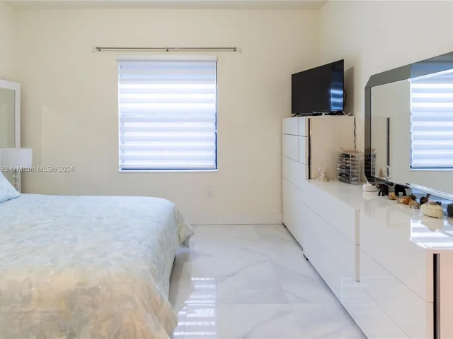 7925 NW 104th Ave # 1, Doral FL 33178