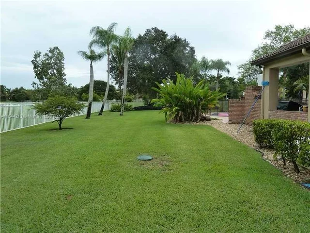 3440 Carlton Ln, Davie FL 33330