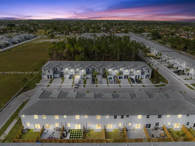 16242 SW 290th Ter, Miami FL 33033