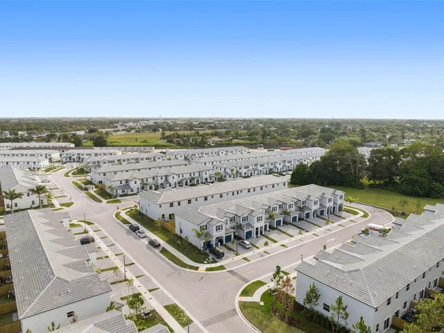 16242 SW 290th Ter, Miami FL 33033