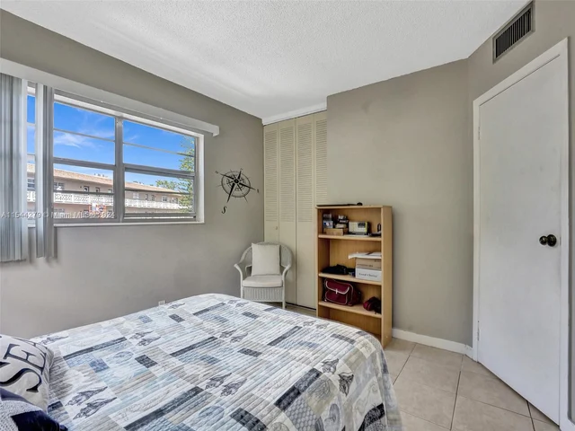 3500 NW 48th Ave # 516, Lauderdale Lakes FL 33319