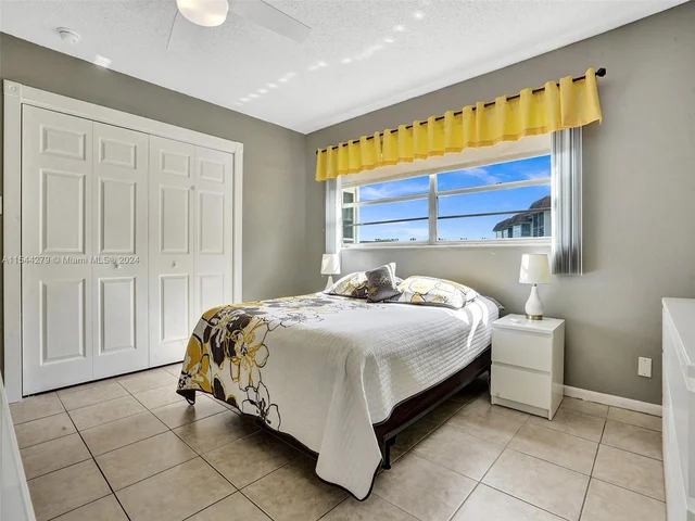 3500 NW 48th Ave # 516, Lauderdale Lakes FL 33319